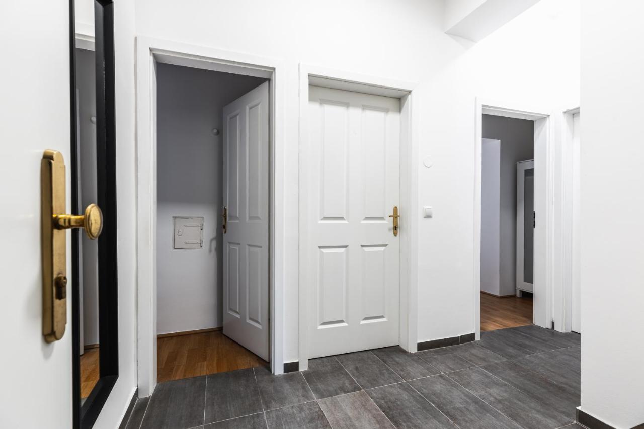 Stylish Designed In A Location * Wien